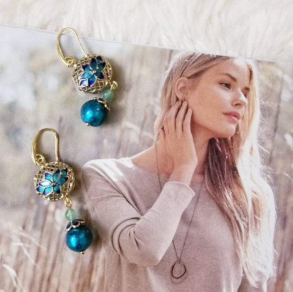 NEW 14K Gold Lotus Flower Earrings - Picture 6 of 16